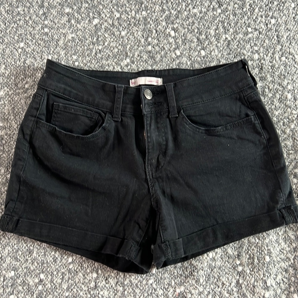 SO Black Short